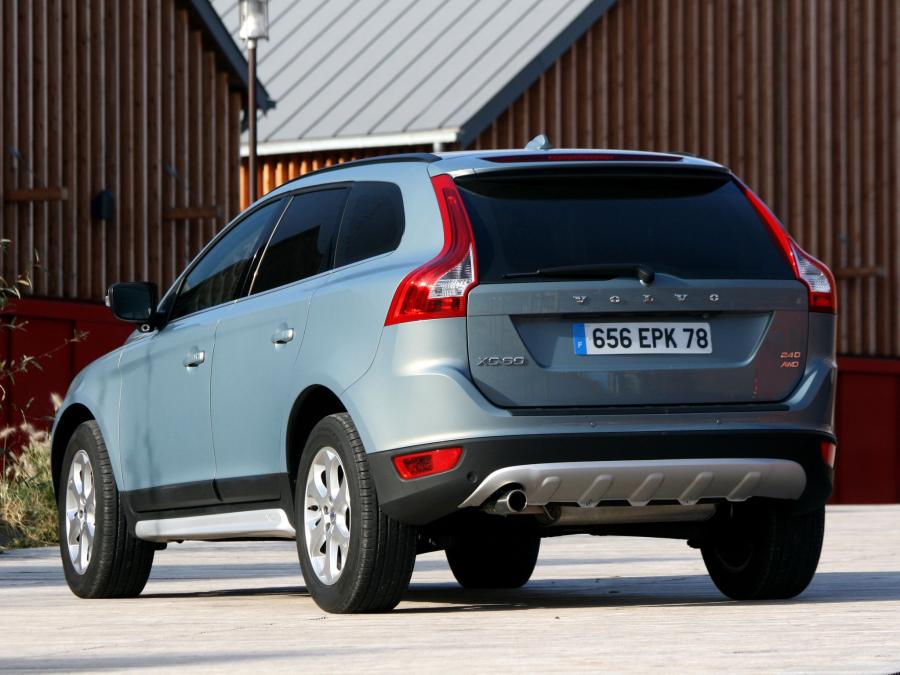  Volvo XC60 2.4D 2008 года  (фото 12 из 15)